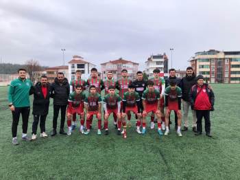 Bilecik U-18 Gençler Ligi’Nde 2 Hafta Önce Şampiyonluğu Garantileyen 1308 Osmaneli Belediyespor Kupasına Kavuştu
