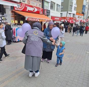 Birlik Vakfından Çocuklara Balon
