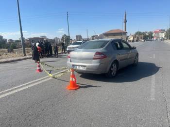 Boşandığı eski eşinin aracının önünü kesti: Silahla vurdu!