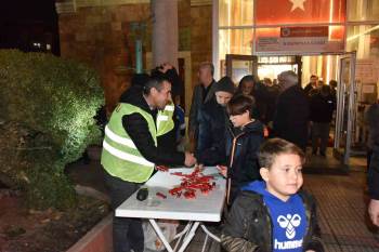 Bozüyük Belediyesi’Nden Berat Kandili’Nde Şeker İkramı
