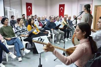 Bozüyük Belediyesi Türk Halk Müziği Korosu’Ndan ’Su Gibi Aziz’ Konseri
