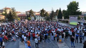 Bozüyük Belediyesi Türkiye-Portekiz Maçı İçin Dev Ekran Kurdu
