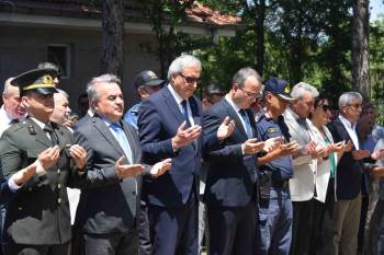 Bozüyük’Te 15 Temmuz Demokrasi Ve Milli Birlik Günü Anma Programı Şehitlikte Başladı
