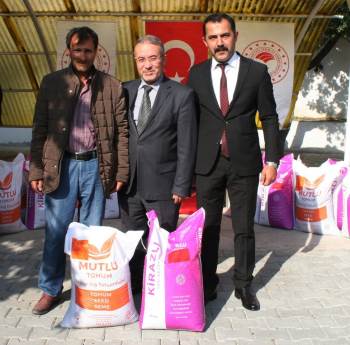 Bozüyük’Te Çiftçilere Yem Bitkileri  Tohumu Dağıtıldı
