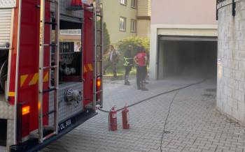 Bozüyük’Te Market Deposunda Çıkan  Yangın Korkuttu
