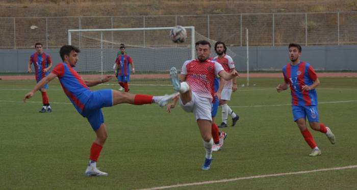 Derbiyi Sağlıkspor zorlansa da kazandı