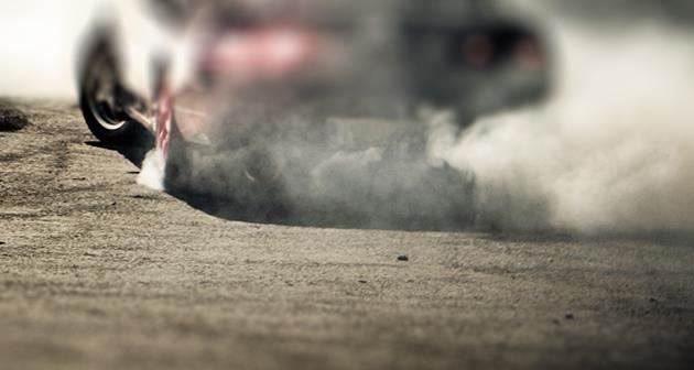 Driftin faturası ağır oldu, hem lastikleri hem de cebi yandı!