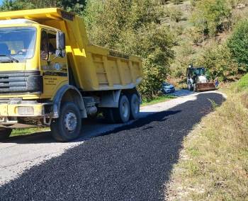 Düzce'de Kışa Hazırlık: Köy Yolları Yenileniyor