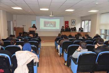 Düzce Üniversitesi'nden "Dijital Ortamlarda Kadına Yönelik Şiddet" adlı seminer