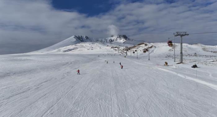 Erciyes Kayak Merkezi'ne ziyaretçilerden övgü yağdı