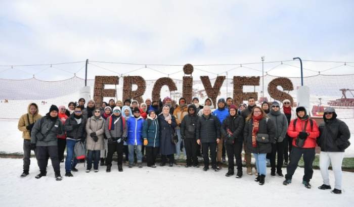 Erciyes turistlerle doldu taştı!