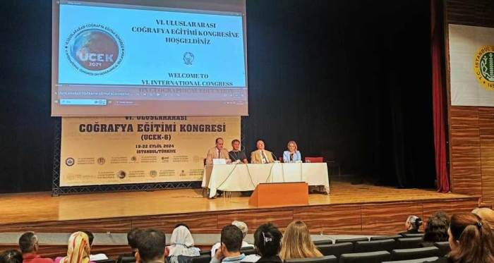 Eskişehir’de  ‘Afetler ve Afet Eğitimi' tüm yönleriyle masaya yatırıldı