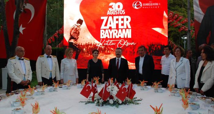 Eskişehir'de "Zafer Bayramı Kabul Töreni" düzenlendi