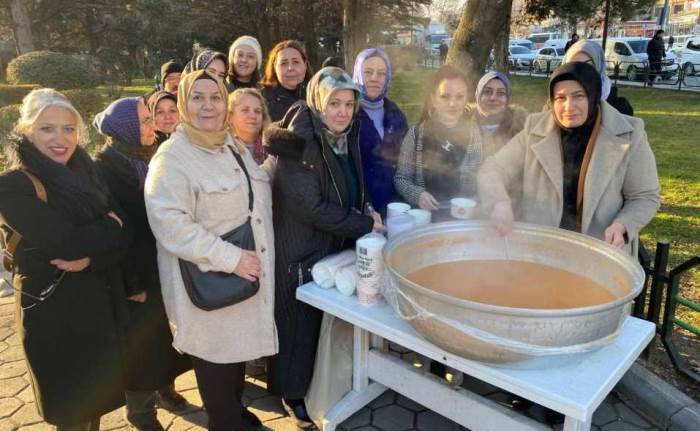 Eskişehir'de AK Parti'den 500 kişiye sıcak hizmet!