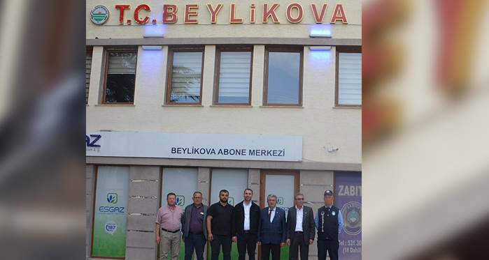 Eskişehir'de AK Parti'den CHP'ye geçen binaya T.C. eklendi