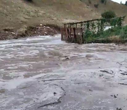 Eskişehir'de ani sağanak sel felaketine neden oldu!