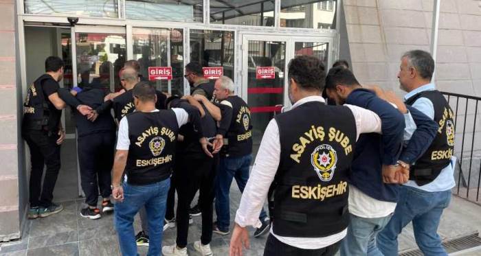 Eskişehir'de asker eğlencesinde polise zorluk çıkarmışlardı, artık serbestler!