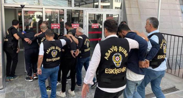 Eskişehir'de asker eğlencesini kaosa dönüştürenler adliyede