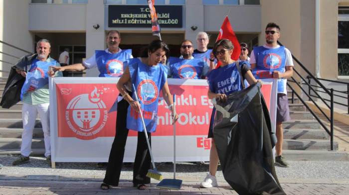 Eskişehir'de büyük protesto: Bakan Tekin'e açık çağrı!