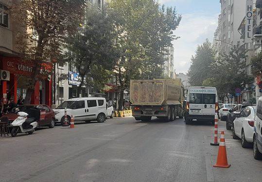 Eskişehir'de duyarsız sürücüler trafiği aksatıyor!