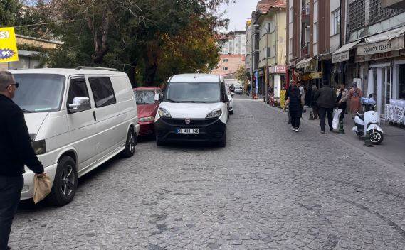 Eskişehir'de duyarsız sürücüler trafikte zor anlar yaşattı