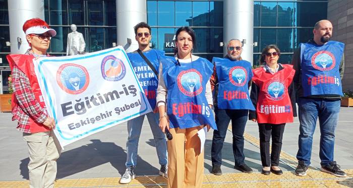 Eskişehir'de Eğitim-İş Sendikası Numan Kurtulmuş'a tepki gösterdi