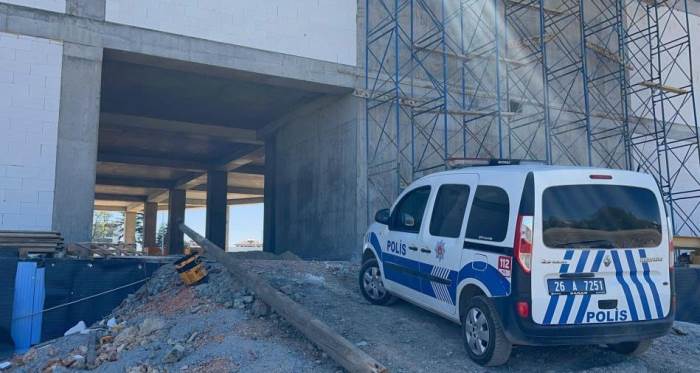 Eskişehir'de feci kaza: AVM inşaatında...