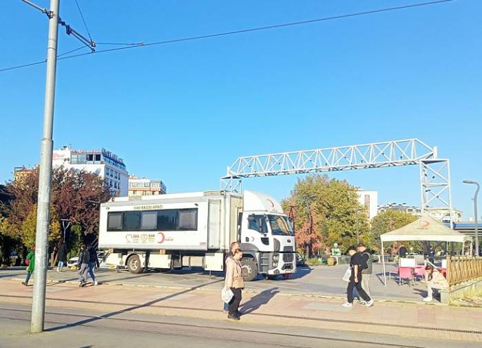 Eskişehir'de kan bağışı aracı yoğun ilgi görüyor