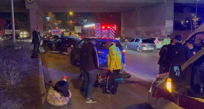 Eskişehir'de kaza üstüne kaza: 4 araç trafiği kilitledi, hastanelik oldular!