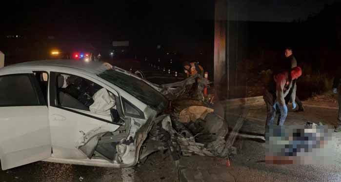 Eskişehir'de korkunç kaza: 190 kilometre hızla direğe çarptı!
