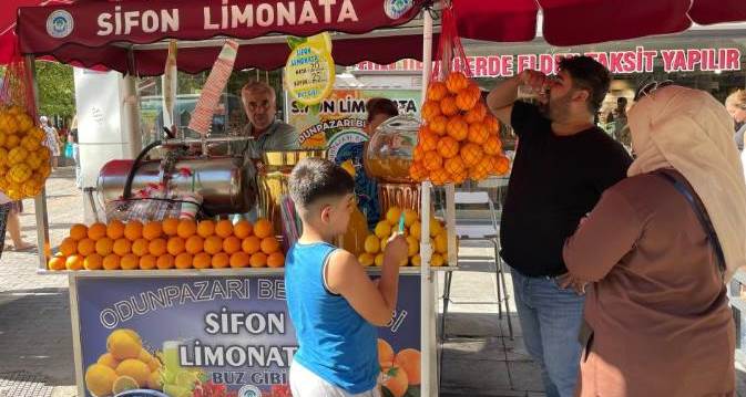 Eskişehir'de limonata ve portakal suyu satışları artıyor