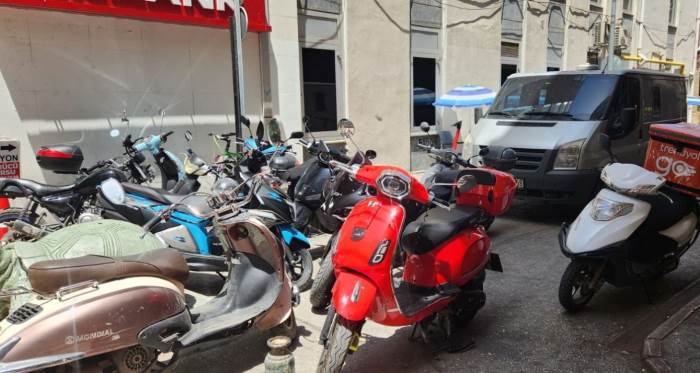 Eskişehir'de motosikletler caddeyi kapattı
