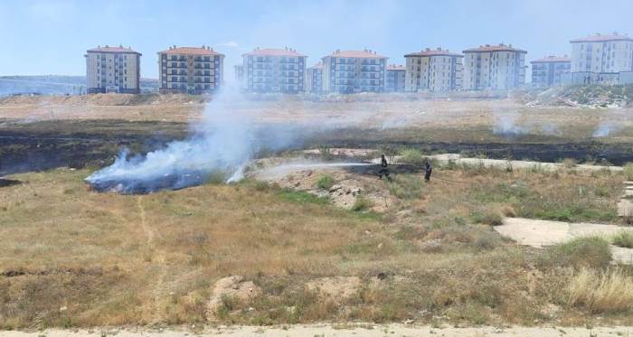 Eskişehir'de ot yangını paniğe neden oldu!