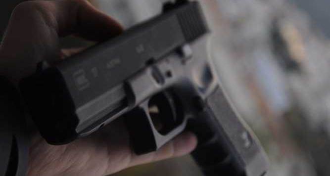 Eskişehir'de polis ekiplerince birçok silah ve bıçak ele geçirildi