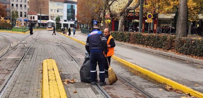 Eskişehir'de raylar temizleniyor!