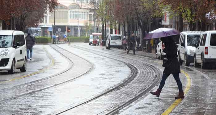 Eskişehir'de sağanak uyarısı: Öğleden sonra geliyor!