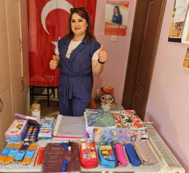 Eskişehir'de Şeker Mahallesi muhtarından öğrencilere büyük yardım