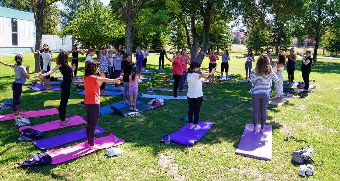 Eskişehir'de spor zamanı: Hafta sonu zumba ve yogaya katılın!