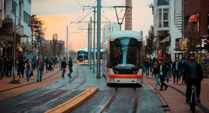 Eskişehir'de tramvay ve otobüs seferlerine "sınav" ayarı