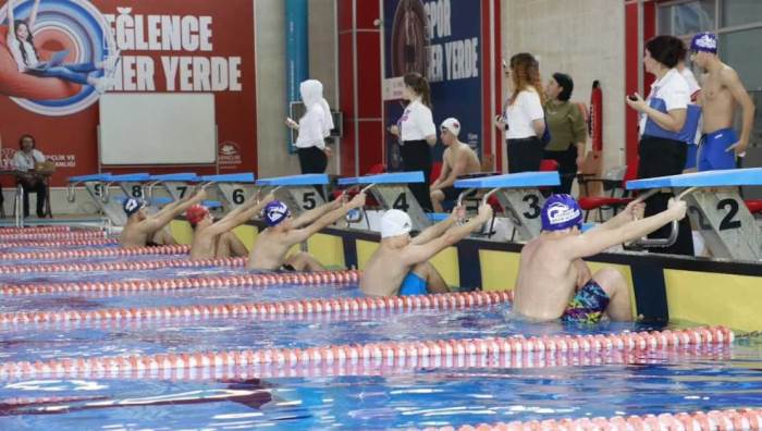 Eskişehir'de yüzme şampiyonları belli oldu