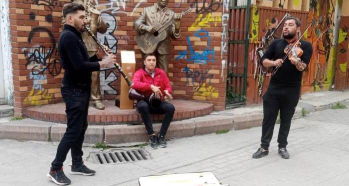 Eskişehir'deki sokak müzisyenlerinden bayram konseri