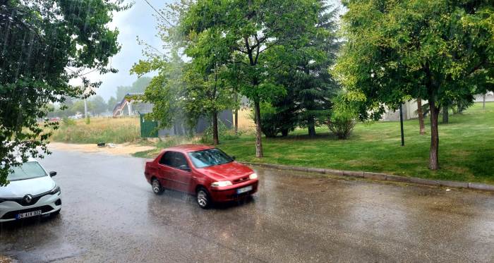 Eskişehir'e yaz günü dolu yağdı!