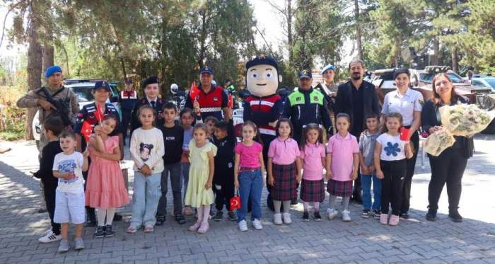 Eskişehir Jandarması, okullara konuk oldu