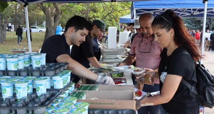 Eskişehir Osmangazi Üniversitesi'nde Pilav Günü keyifle geçti