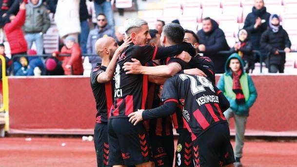 Eskişehirspor, zirveyi pekiştirmek için uğraşacak!