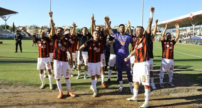 Eskişehirspor 6. galibiyeti için Mersin'de!