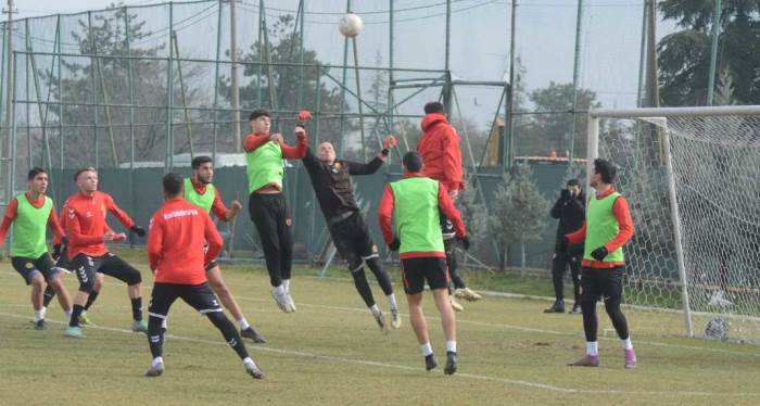 Eskişehirspor 8 golle yüzleri güldürdü!