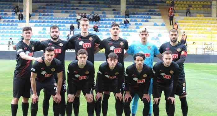 Eskişehirspor'da sert sözler: 15-16 yaşındaki bebelerin...