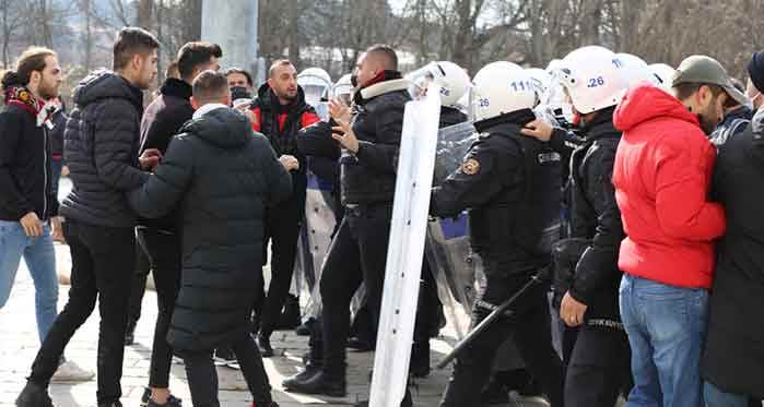 Eskişehirspor'da taraftarın sabrı taştı!