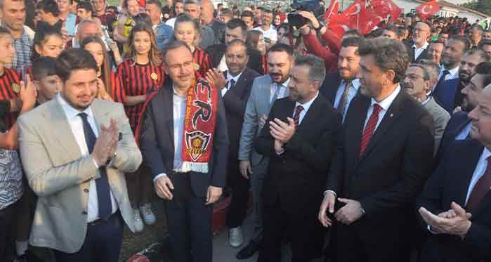 Eskişehirspor’da yönetim projeyi teslim etti!